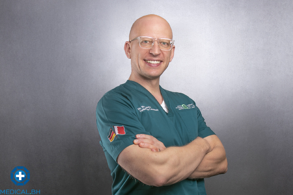 Dr. Maik Priester   